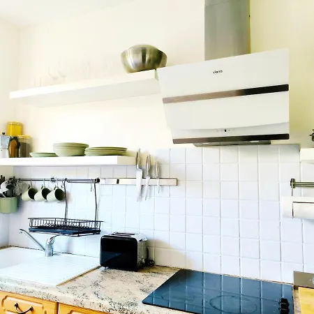 5 Min To Sea, 8 Min To Train Station, Parking * Mentona