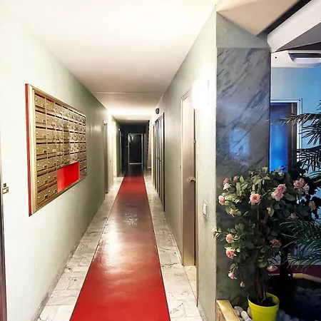 5 Min To Sea, 8 Min To Train Station, Parking Апартаменти *