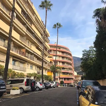 Apartament 5 Min To Sea, 8 Min To Train Station, Parking
