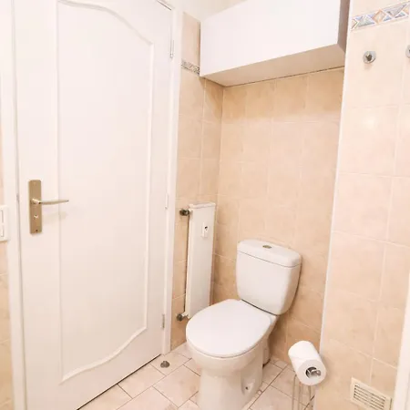 Apartament 5 Min To Sea, 8 Min To Train Station, Parking